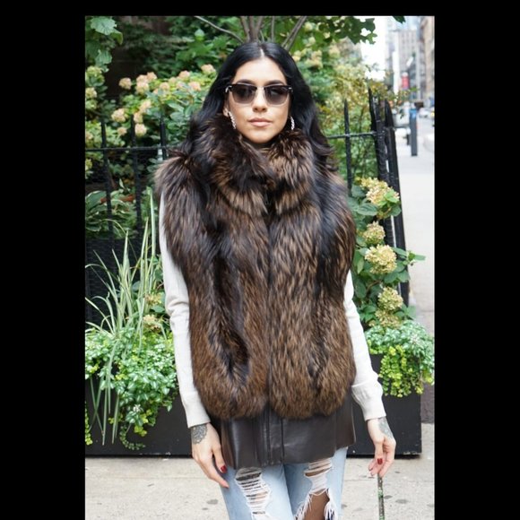 Pre-Owned Fox Vest Leather Trim - Picture 1 of 5